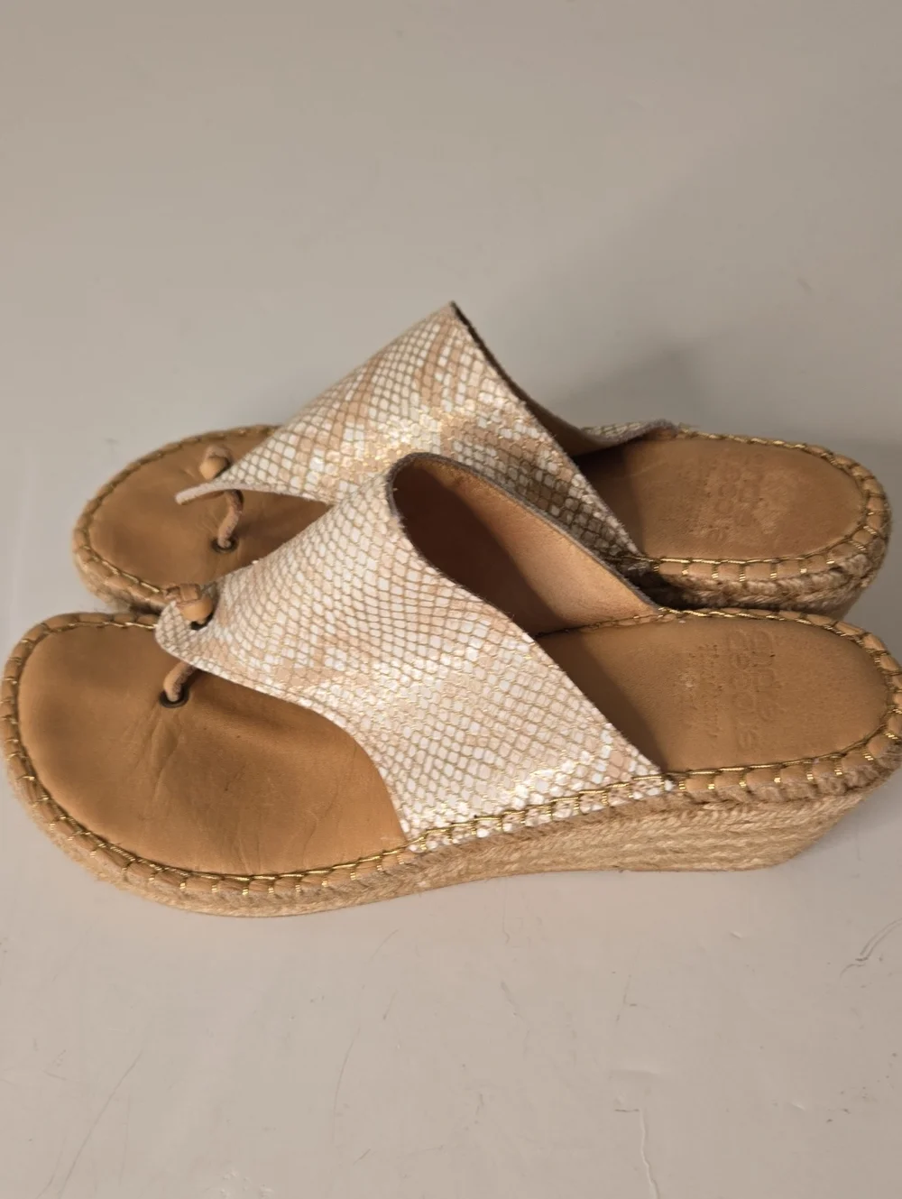 Andre Assous Cream And Gold Snake Print Espadrille Wedge Sandals 39